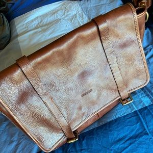 Dooney and Bourke Men’s Messenger Bag.